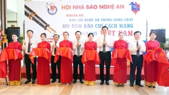 Triển lãm ảnh Báo chí Nghệ An trong dòng chảy 100 năm báo chí cách mạng Việt Nam