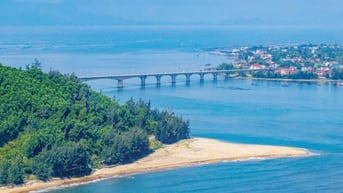Kết nối liên vùng, phát triển đô thị biển