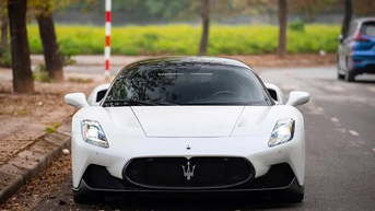 "Soi" Maserati MC20 bán 3 năm giá 19 tỷ đồng không ai mua