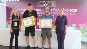 Lãnh đạo thành phố động viên hai đội pháo hoa Bồ Đào Nha và Anh