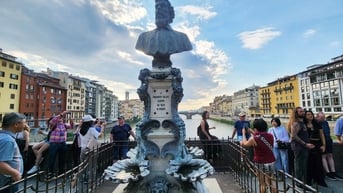 Cầu Ponte Vecchio - bảo tàng sống hấp dẫn của Florence