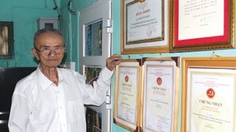 Tròn 100 tuổi vẫn đam mê với nghề báo