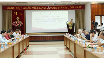 Tập 1 sách "Con đường tương lai" được đánh giá cao về tính khoa học và thực tiễn