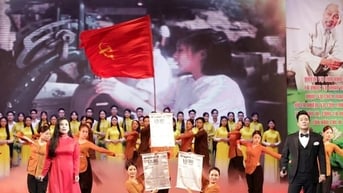 Tự hào chương trình nghệ thuật “Mãi mãi tấm lòng son, ngòi bút sắc”