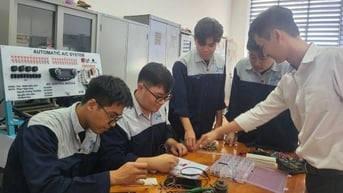 Đề xuất hỗ trợ 3,6 triệu/tháng cho sinh viên hàng chục ngành "hot"