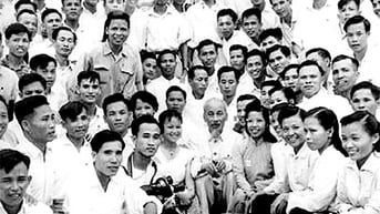 “Chở bao nhiêu đạo, thuyền không khẳm”