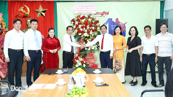 Phó bí thư Tỉnh ủy, Chủ tịch HĐND tỉnh Thái Bảo đi thăm, chúc mừng các cơ quan báo chí