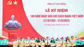 Phóng viên VietnamPlus được nhận bằng khen của Chủ tịch UBND tỉnh Cao Bằng