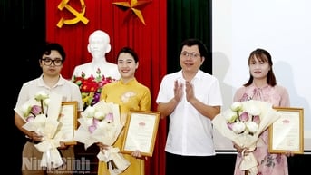 Tấm “giấy thông hành” cho nông sản địa phương