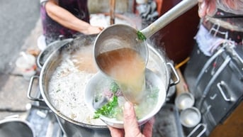 3 năm liền được Michelin Guide vinh danh, 4 quán phở ở Hà Nội vẫn gây tranh cãi