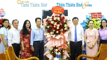 Lãnh đạo thành phố chúc mừng các cơ quan báo chí nhân kỷ niệm 100 năm Ngày Báo chí Cách mạng Việt Nam