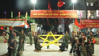 Sinh viên Đại học Đà Nẵng: Hành trình trưởng thành từ những ngày rèn luyện quân sự