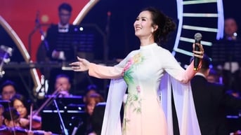NSƯT Đăng Dương, Võ Hạ Trâm thăng hoa trong đêm nghệ thuật 100 năm báo chí