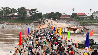 Nối lại cầu phao Phong Châu