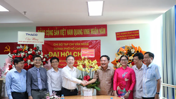 Đoàn đại biểu TPHCM thăm chúc mừng cơ quan báo chí