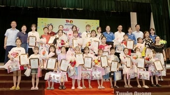 Trên 300 thí sinh tham gia Cuộc thi vẽ tranh cho thiếu nhi tỉnh Tuyên Quang