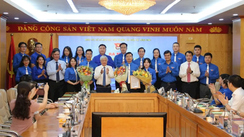 Công bố thành lập Đoàn TNCS Hồ Chí Minh MTTQ, các đoàn thể Trung ương