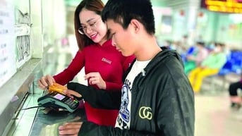 Agribank Chi nhánh Đông Long An: Đẩy mạnh chuyển đổi số, nâng tầm phục vụ khách hàng