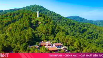 Ngắm cảnh sắc Hương Tích tự giữa nắng hè