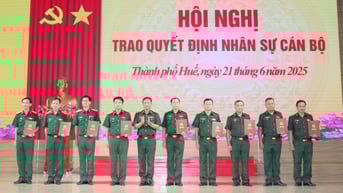 Công bố quyết định giải thể Ban Chỉ huy quân sự cấp huyện và trao quyết định nhân sự cán bộ