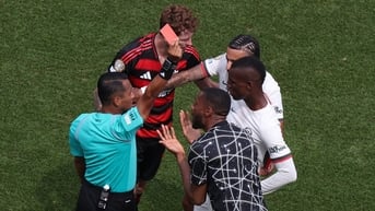 Video: Nicolas Jackson lãnh thẻ đỏ chỉ sau 4 phút vào sân khiến Chelsea thua thảm