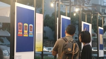 Tái hiện ký ức tuổi thơ trong trưng bày tranh “Lớn kể chuyện bé”