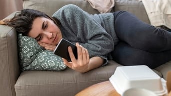 Cách thoát khỏi tâm trạng tồi tệ vì "nghiện" mạng xã hội