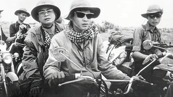 Làm báo trong rừng