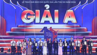 Người làm báo phải giữ vững tâm sáng, bút sắc