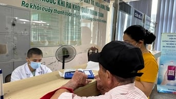 Cấp thuốc dài ngày, giảm áp lực cho người bệnh - Bài 1: Giảm áp lực cho cả người bệnh và bệnh viện