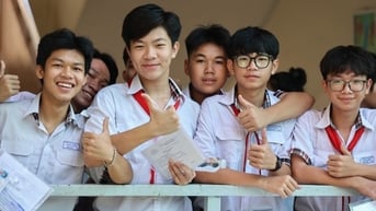 Điểm chuẩn lớp 10 TP. Hồ Chí Minh năm 2025: Khoảng 10 trường có điểm rất cao