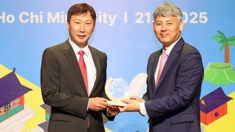 HLV Kim Sang Sik đảm nhiệm vai trò mới
