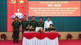 Bàn giao các mặt công tác của Bộ Chỉ huy Quân sự tỉnh An Giang
