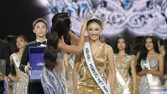 Nguyễn Hoàng Phương Linh đăng quang Hoa hậu Hoàn vũ Việt Nam