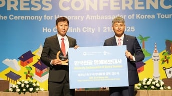 HLV Kim Sang-sik trở thành Đại sứ danh dự Du lịch Hàn Quốc tại Việt Nam: Tôi rất vinh dự…