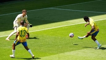 Cầu thủ gây sốt khi độc diễn ghi bàn từ sân nhà ở FIFA Club World Cup