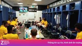 Khoảnh khắc tranh cãi của cầu thủ Dortmund