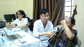 Hơn 600 người được khám sàng lọc miễn phí bệnh phổi tắc nghẽn mạn tính và hen phế quản