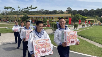 Omachi mang không khí xuân rạng rỡ đến với Trường Sa