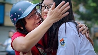 Gia đình - “điểm tựa” giúp học sinh cuối cấp giảm áp lực thi cử
