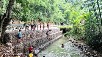 Hè về - nan giải bài toán cho trẻ chơi gì, ở đâu?