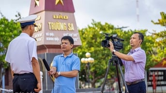 Nhà báo - “nghề’, “nghiệp” và tinh thần phụng sự