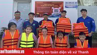 Sầm Sơn triển khai mô hình điểm hướng dẫn và hỗ trợ tắm biển an toàn