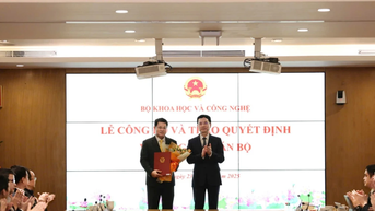 សាជីវកម្មប្រៃសណីយ៍វៀតណាមមានប្រធាន 'ថ្មី' នៃក្រុមប្រឹក្សាសមាជិក
