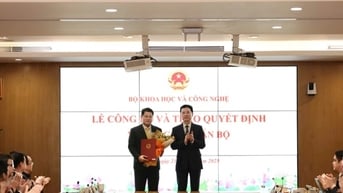 Trao quyết định bổ nhiệm Chủ tịch HĐTV Tổng công ty Bưu điện Việt Nam