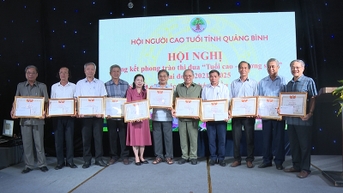 Người cao tuổi phát huy vai trò "Tuổi cao-Gương sáng"