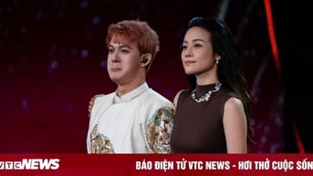 Bị chê 'thiếu sắc sảo', Quang Anh 'Về nhà đi con' bật khóc rời chương trình
