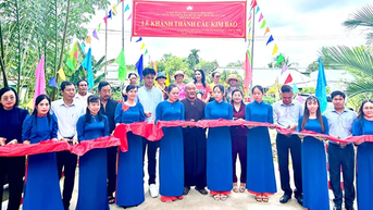 Khánh thành cầu giao thông do nhà hảo tâm đóng góp xây dựng