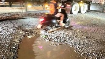 Đường cặp kênh Tây giao với Đường tỉnh 825 hư hỏng, xuống cấp