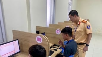 Cảnh sát giao thông Hà Nội bắt đầu sát hạch cấp giấy phép lái xe ô tô